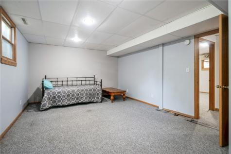 117 10th Avenue SW Mt Vernon IA 52314