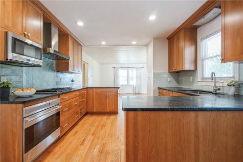 117 10th Avenue SW Mt Vernon IA 52314