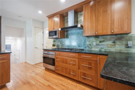 117 10th Avenue SW Mt Vernon IA 52314