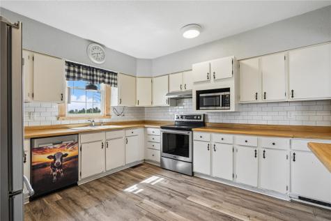 182 Dubuque Road Springville IA 52336