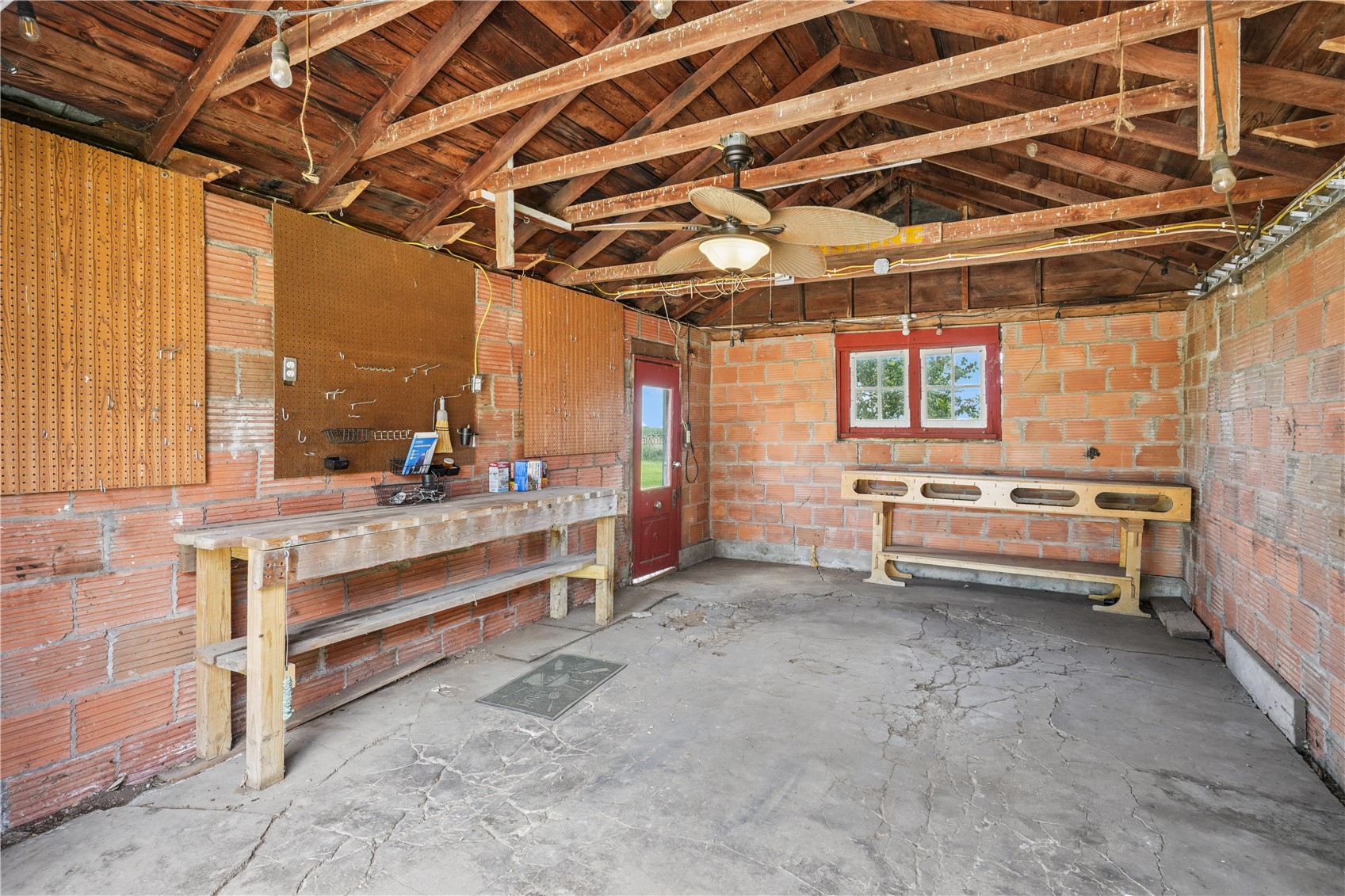 182 Dubuque Road Springville IA 52336
