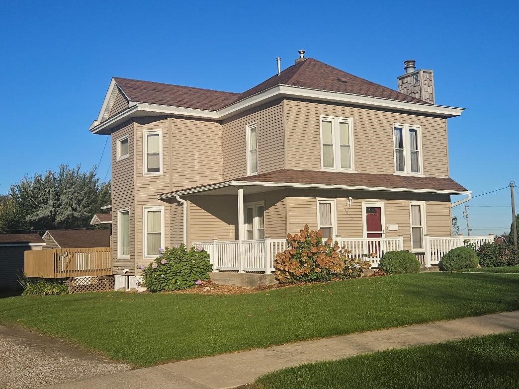 1612 7th Avenue Belle Plaine IA 52208