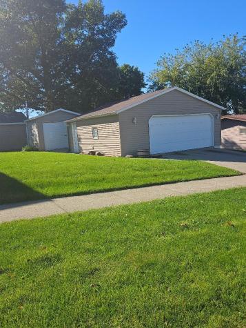 1612 7th Avenue Belle Plaine IA 52208
