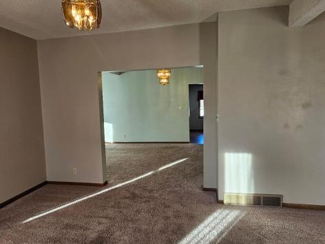 1612 7th Avenue Belle Plaine IA 52208