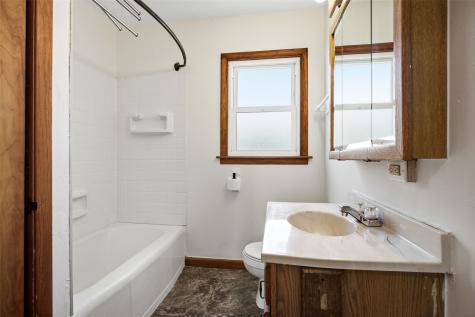835 12th Street NE Cedar Rapids IA 52402