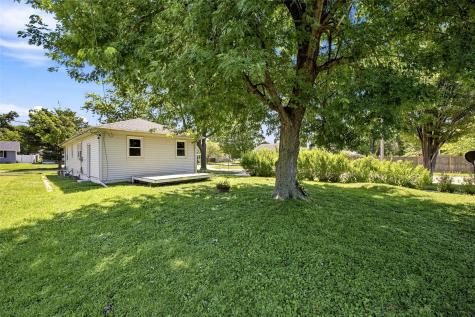 835 12th Street NE Cedar Rapids IA 52402
