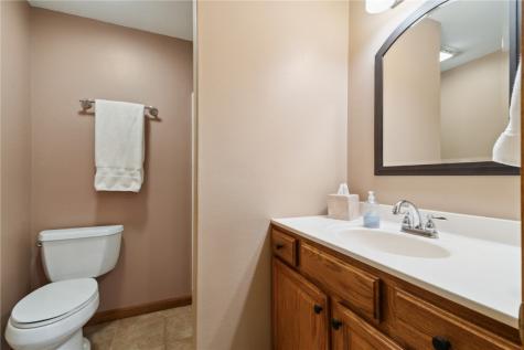 1445 NE Butternut Lane Swisher IA 52338