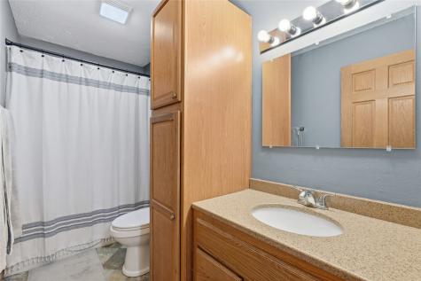 646 Jonadel Lane NW Cedar Rapids IA 52405