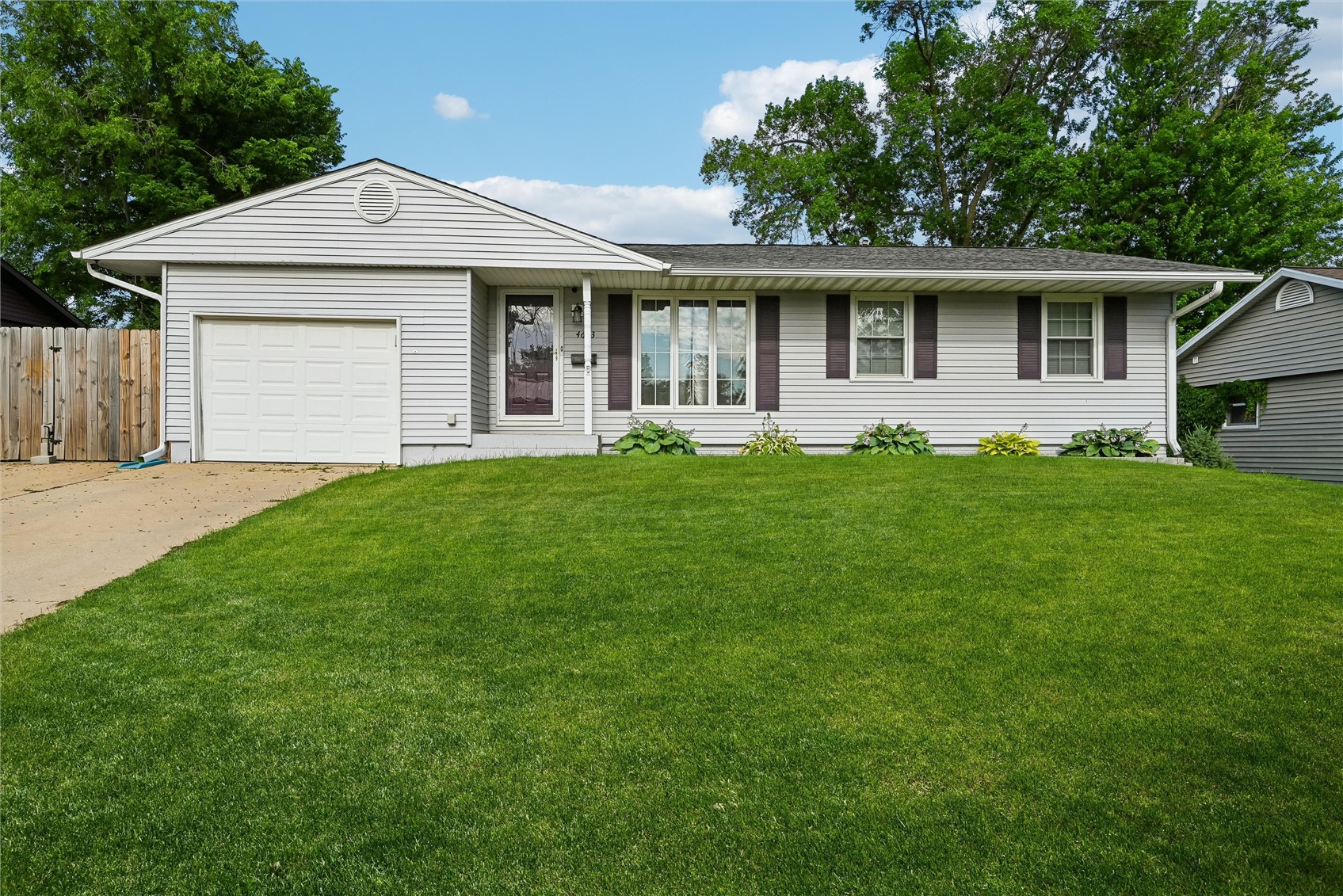 4633 White Pine Drive NE Cedar Rapids IA 52402