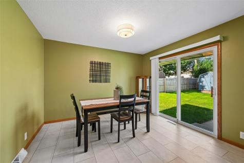 4633 White Pine Drive NE Cedar Rapids IA 52402