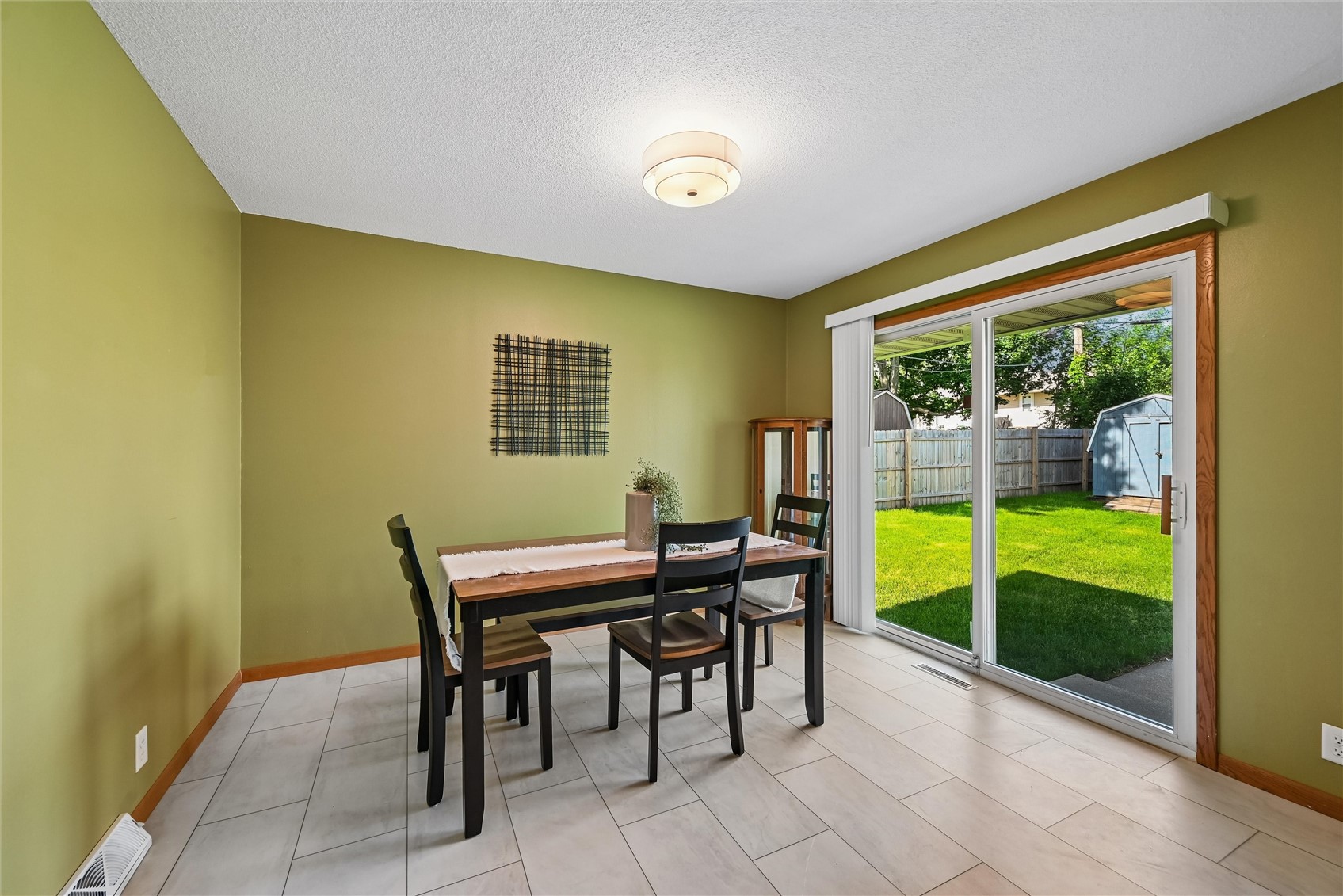 4633 White Pine Drive NE Cedar Rapids IA 52402