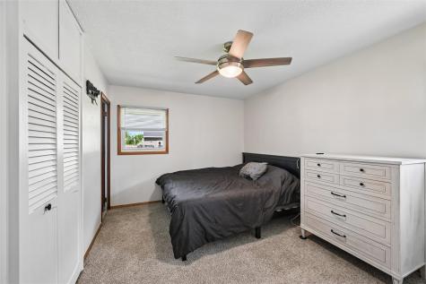 4633 White Pine Drive NE Cedar Rapids IA 52402