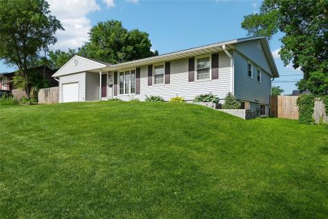 4633 White Pine Drive NE Cedar Rapids IA 52402