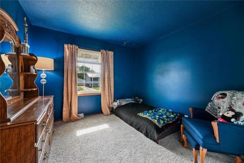 4633 White Pine Drive NE Cedar Rapids IA 52402