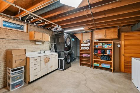 4633 White Pine Drive NE Cedar Rapids IA 52402