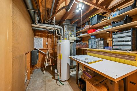 4633 White Pine Drive NE Cedar Rapids IA 52402