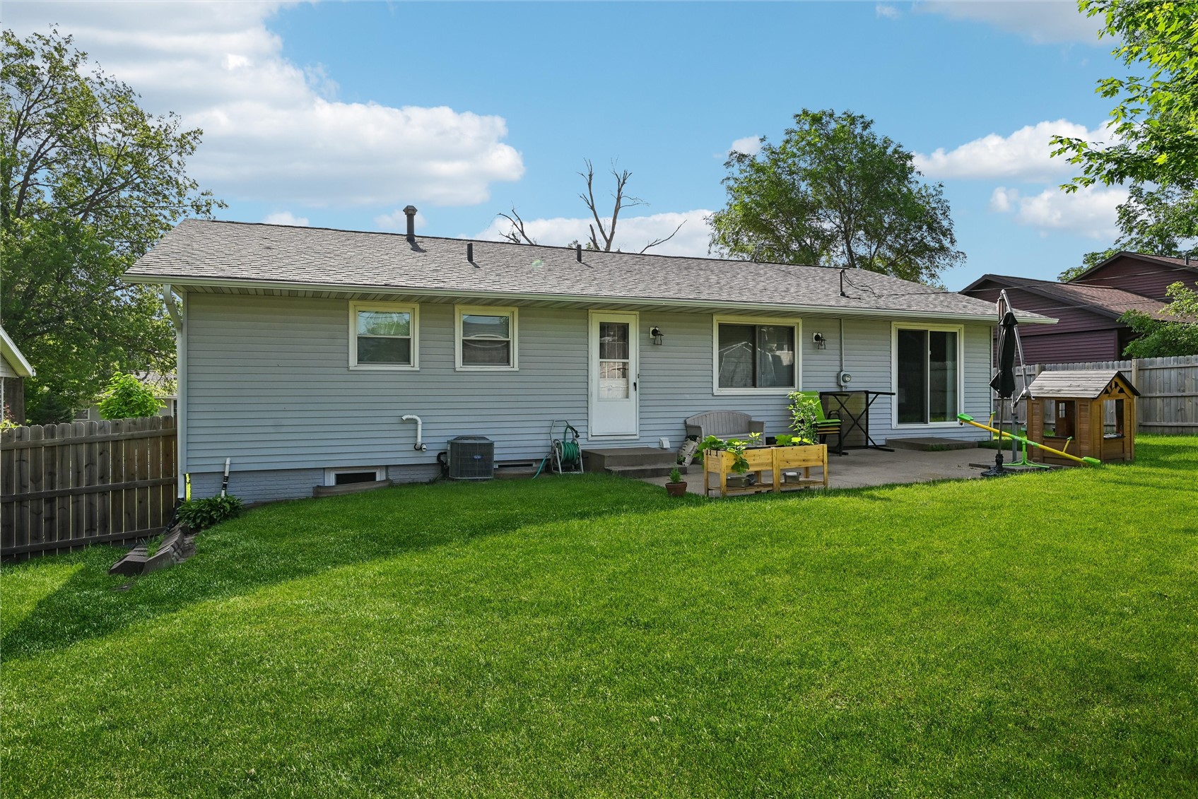 4633 White Pine Drive NE Cedar Rapids IA 52402