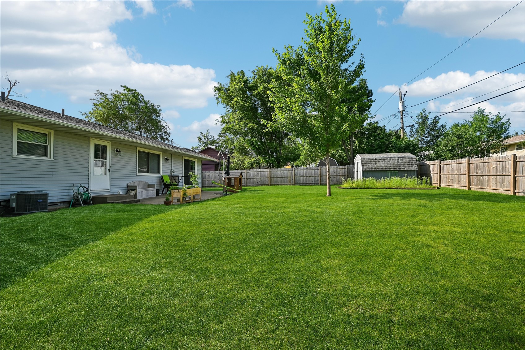 4633 White Pine Drive NE Cedar Rapids IA 52402