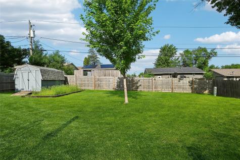 4633 White Pine Drive NE Cedar Rapids IA 52402