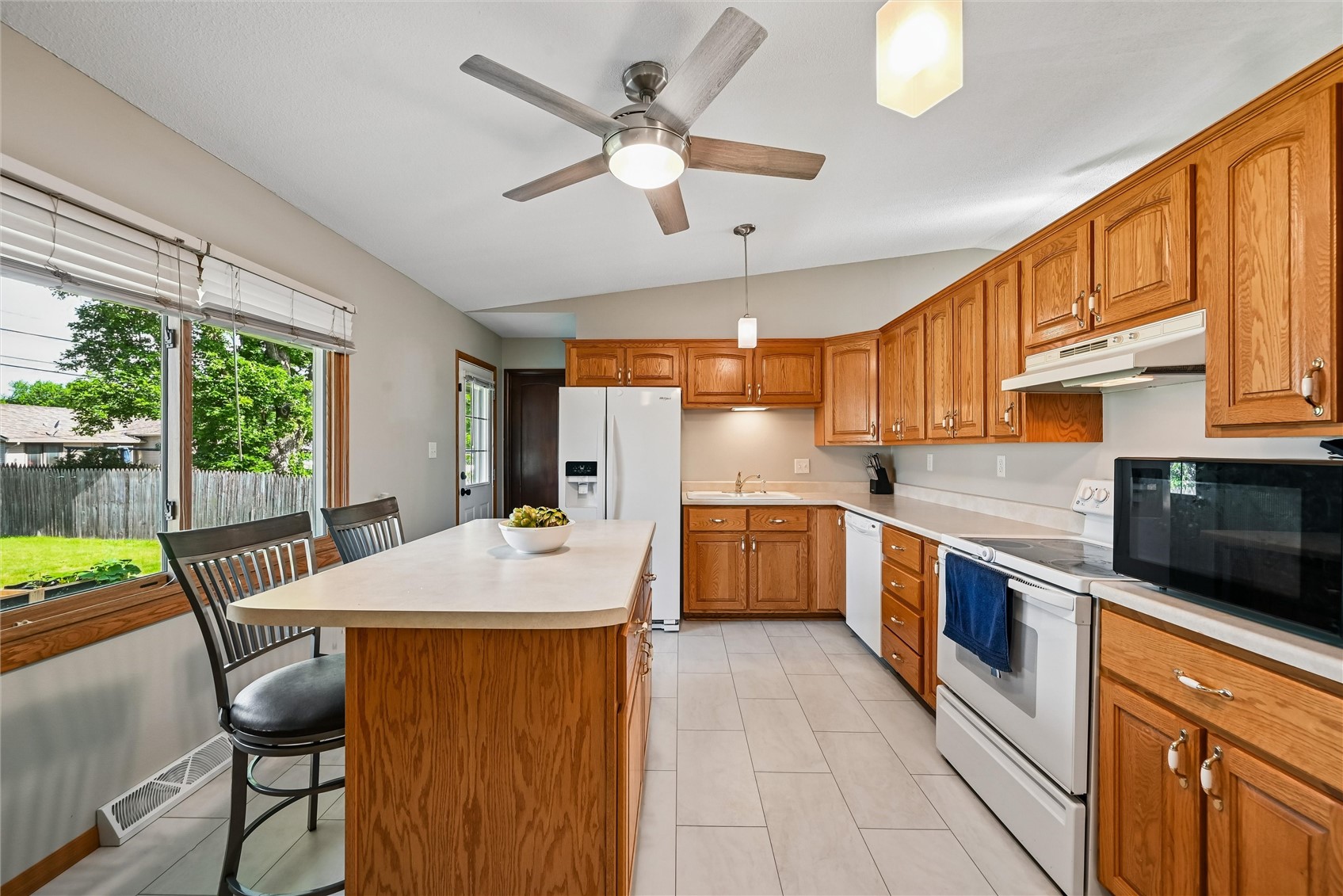 4633 White Pine Drive NE Cedar Rapids IA 52402