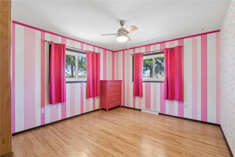 1347 Pp Avenue Marengo IA 52301