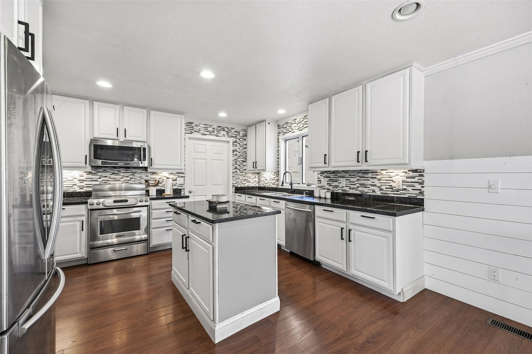 602 Plum Street Solon IA 52333