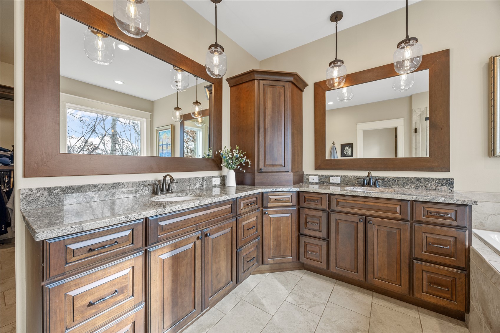 4801 Keystone Ridge SE Cedar Rapids IA 52403