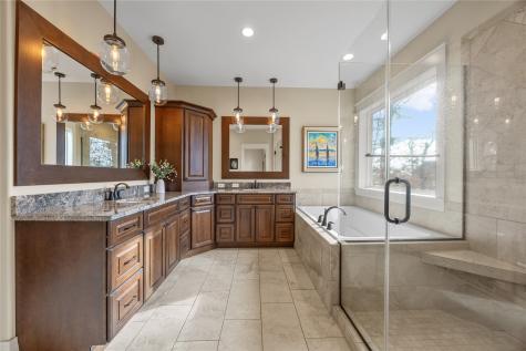 4801 Keystone Ridge SE Cedar Rapids IA 52403