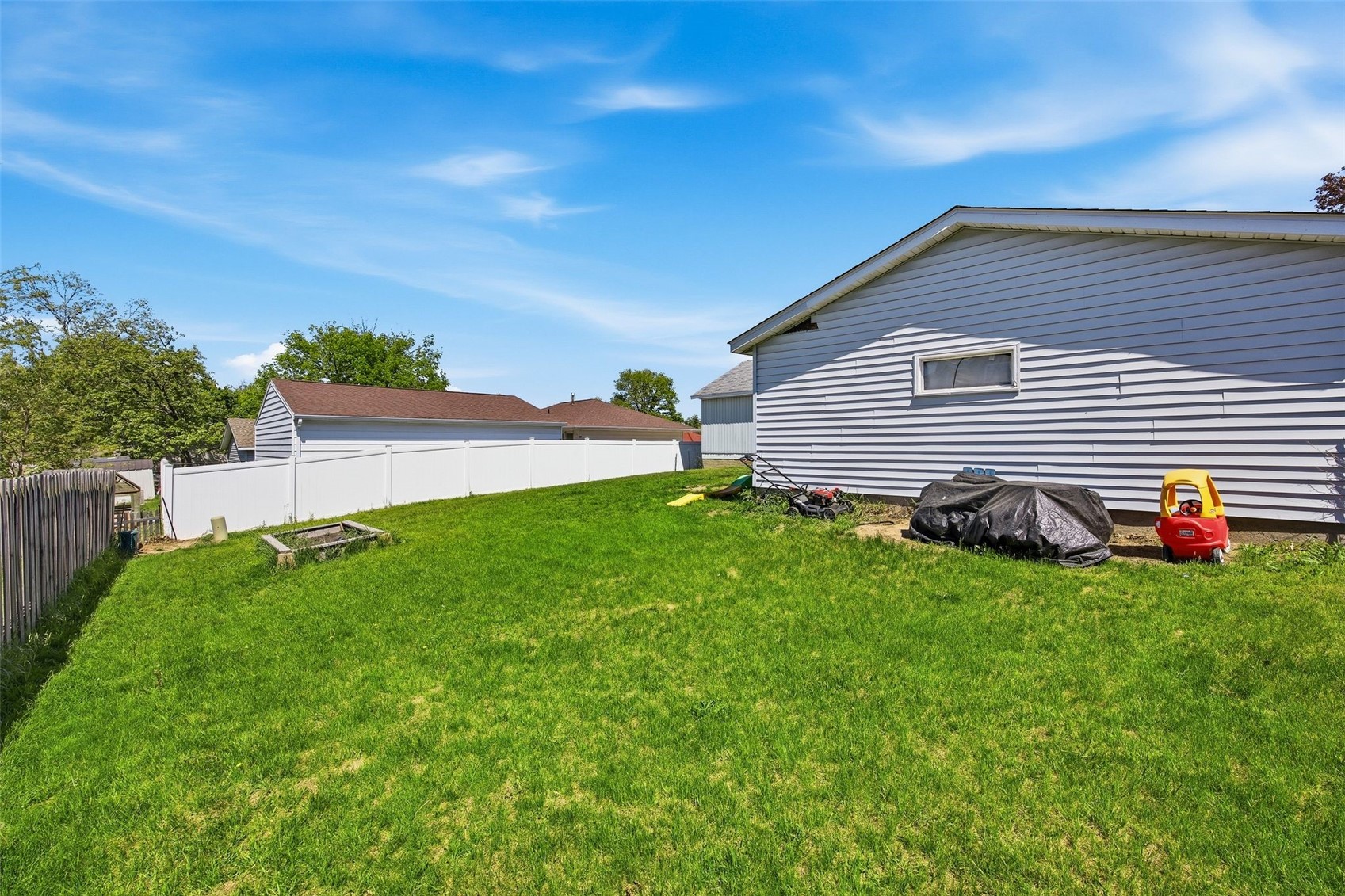 3803 Blue Mound Drive NE Cedar Rapids IA 52402