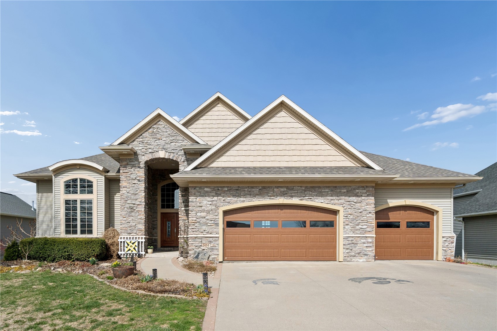 604 Majestic Oak Ridge Solon IA 52333
