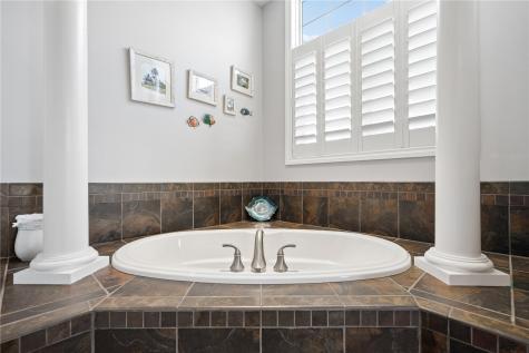 604 Majestic Oak Ridge Solon IA 52333