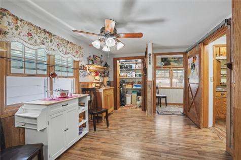 1705 7th Avenue Belle Plaine IA 52208