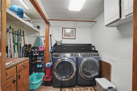 1705 7th Avenue Belle Plaine IA 52208