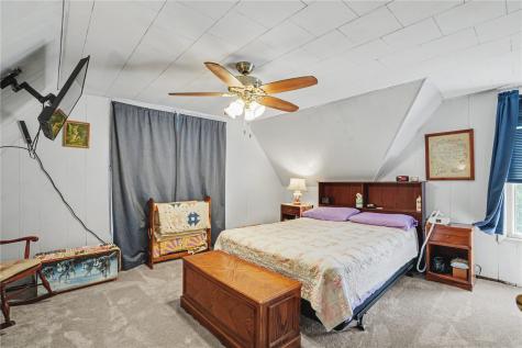 1705 7th Avenue Belle Plaine IA 52208