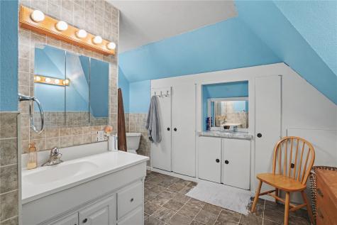 1705 7th Avenue Belle Plaine IA 52208