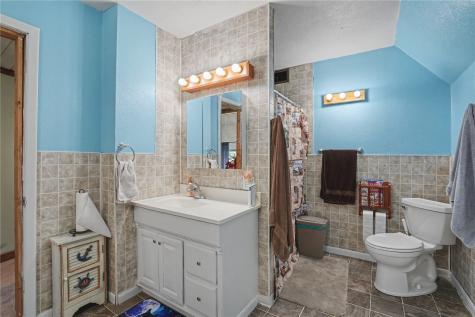1705 7th Avenue Belle Plaine IA 52208