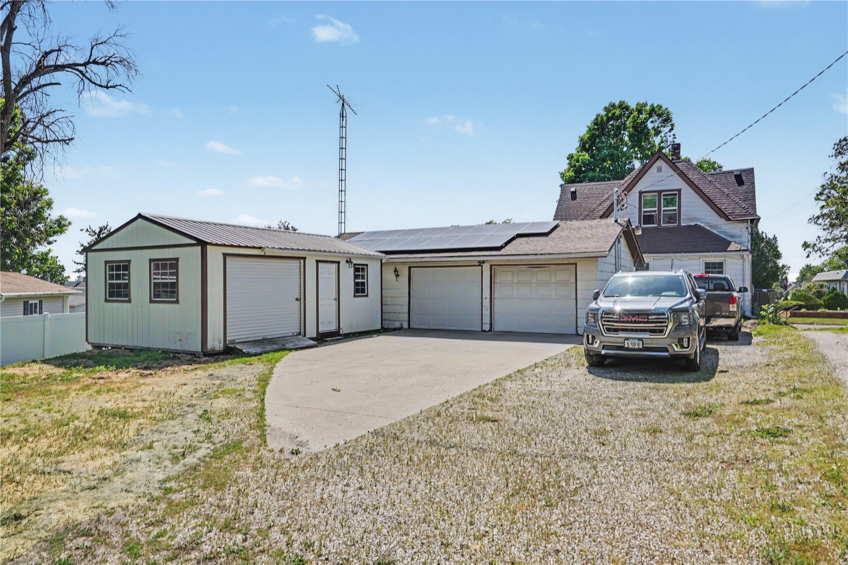 1705 7th Avenue Belle Plaine IA 52208