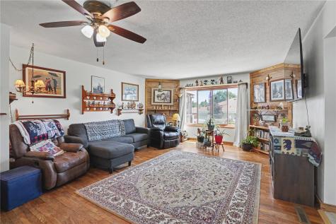 1705 7th Avenue Belle Plaine IA 52208
