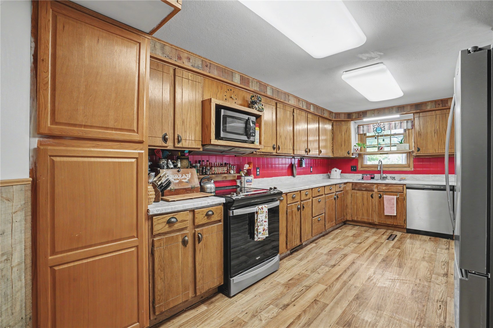 1705 7th Avenue Belle Plaine IA 52208