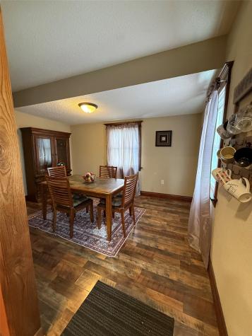 614 E 4th Street Vinton IA 52349