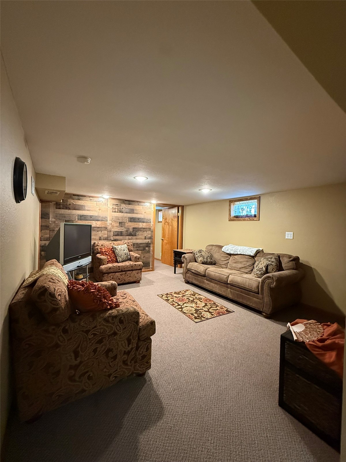 614 E 4th Street Vinton IA 52349