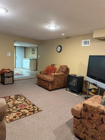 614 E 4th Street Vinton IA 52349