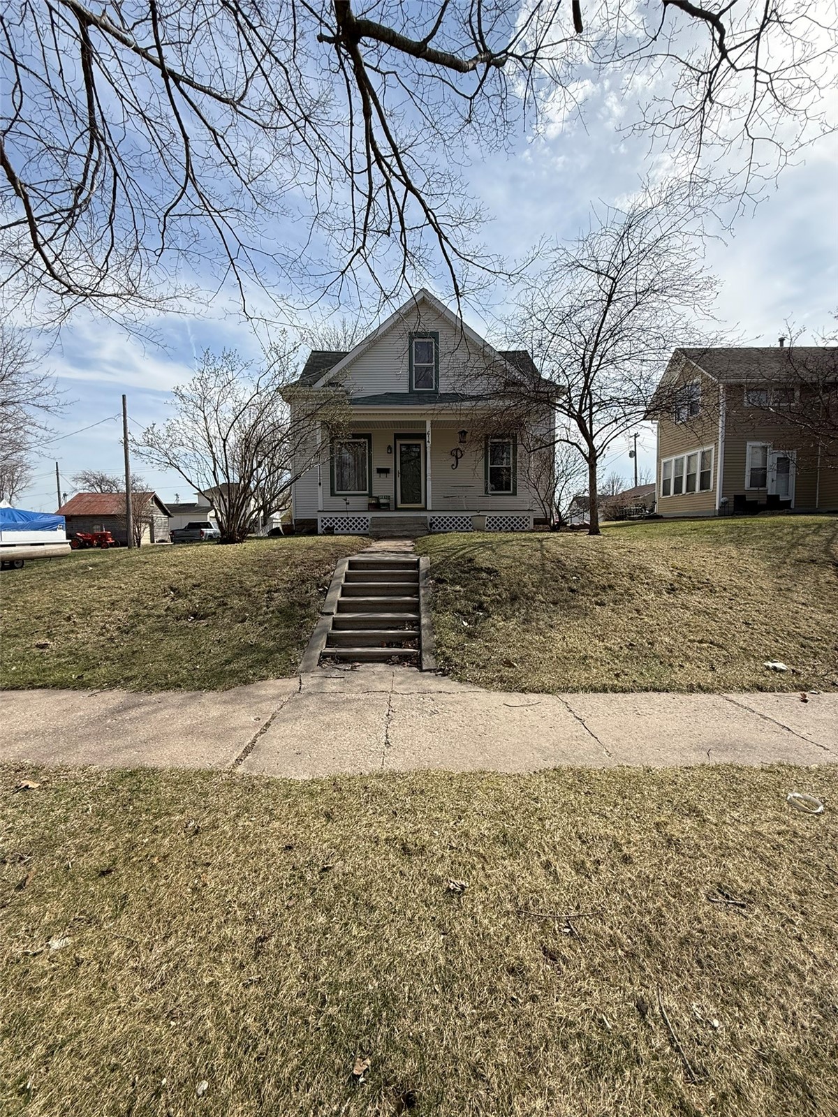 614 E 4th Street Vinton IA 52349