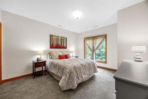 3205 Reston Court NE Cedar Rapids IA 52402