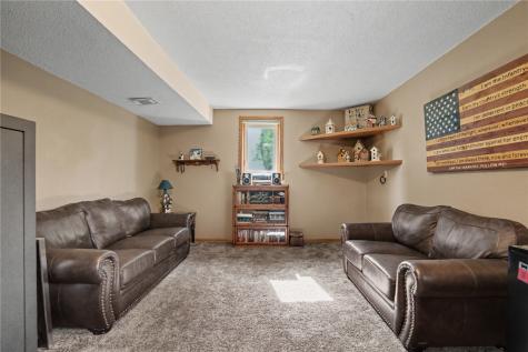 2152 Cherry Lane NE Cedar Rapids IA 52402