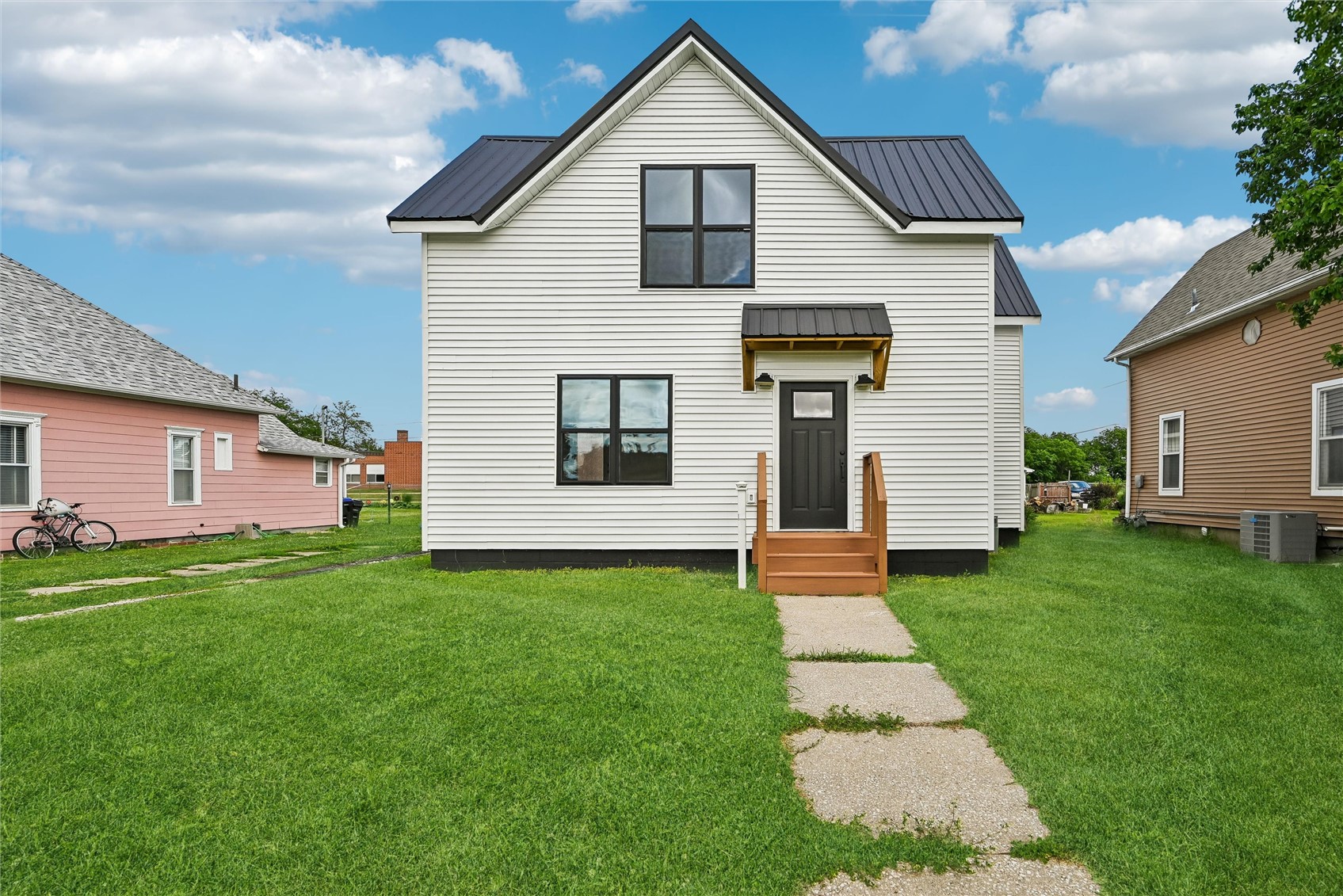 615 7th Avenue Belle Plaine IA 52208