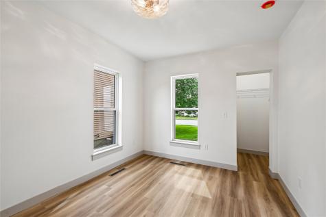 615 7th Avenue Belle Plaine IA 52208
