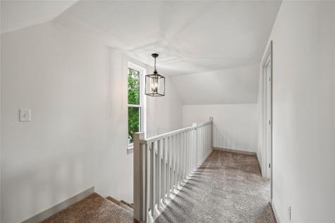 615 7th Avenue Belle Plaine IA 52208