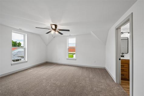 615 7th Avenue Belle Plaine IA 52208