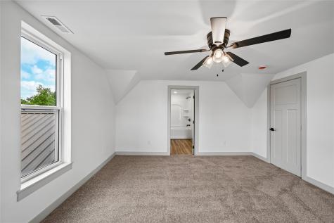 615 7th Avenue Belle Plaine IA 52208